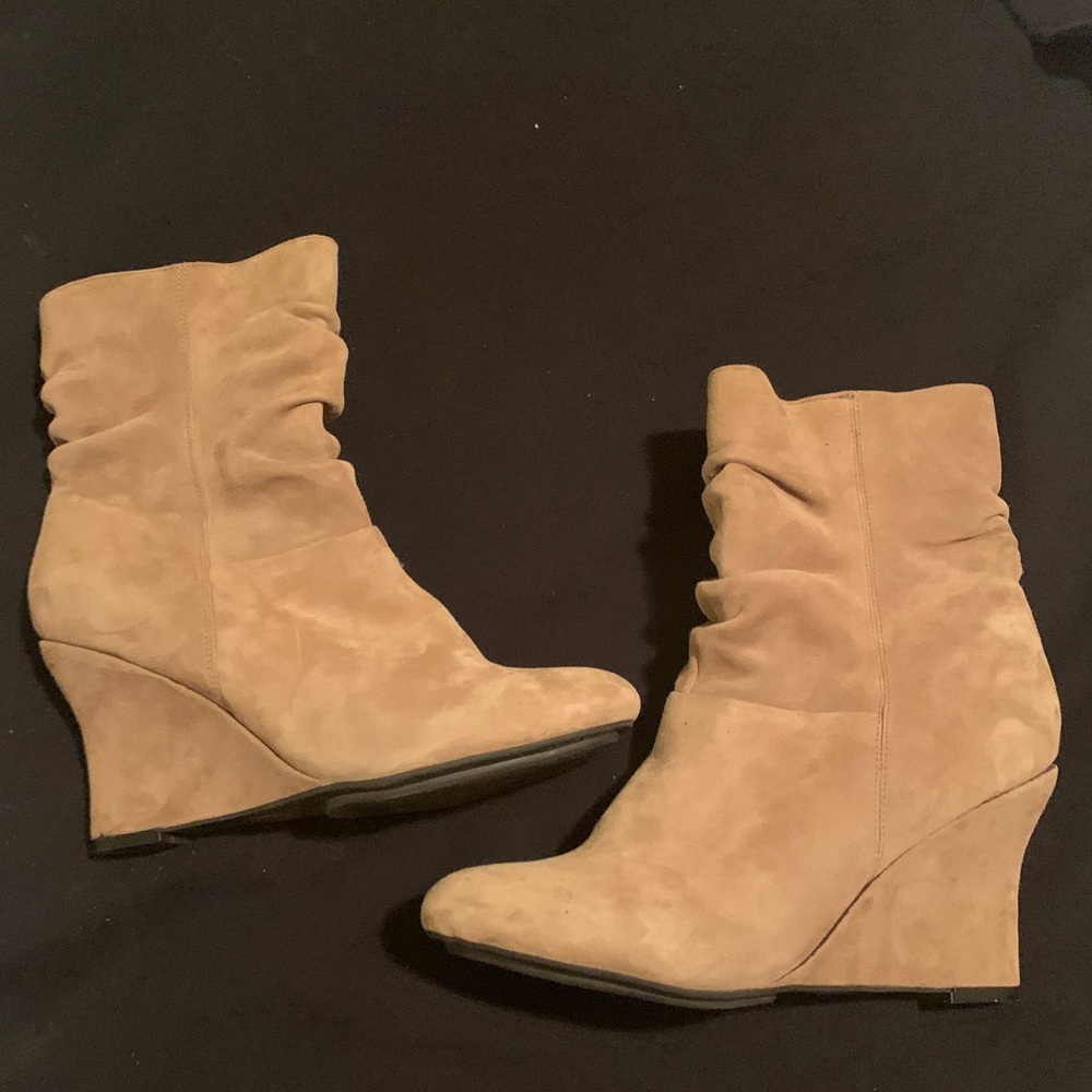 Nude wedge booties